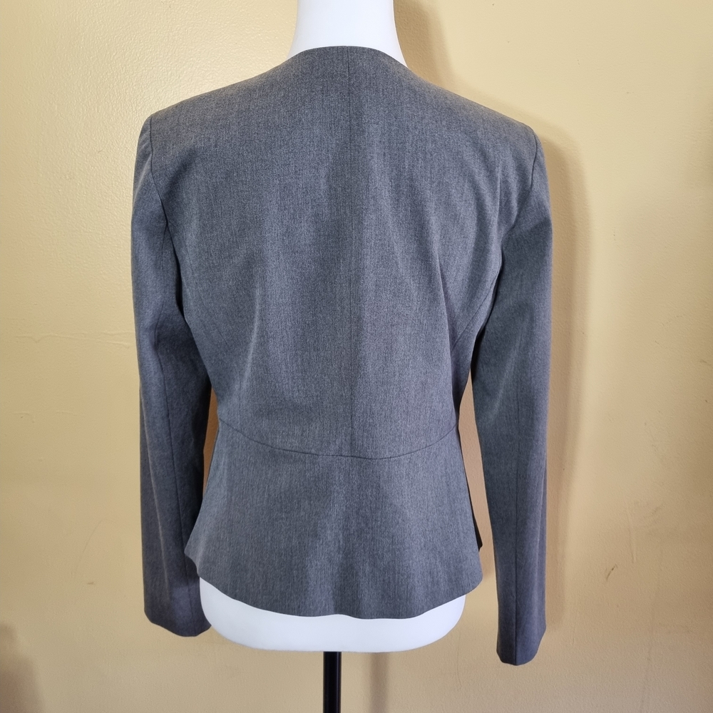 White House Black Market Women Blazer Suit Jacket Gray Color size 6 Used - Picture 2 of 8